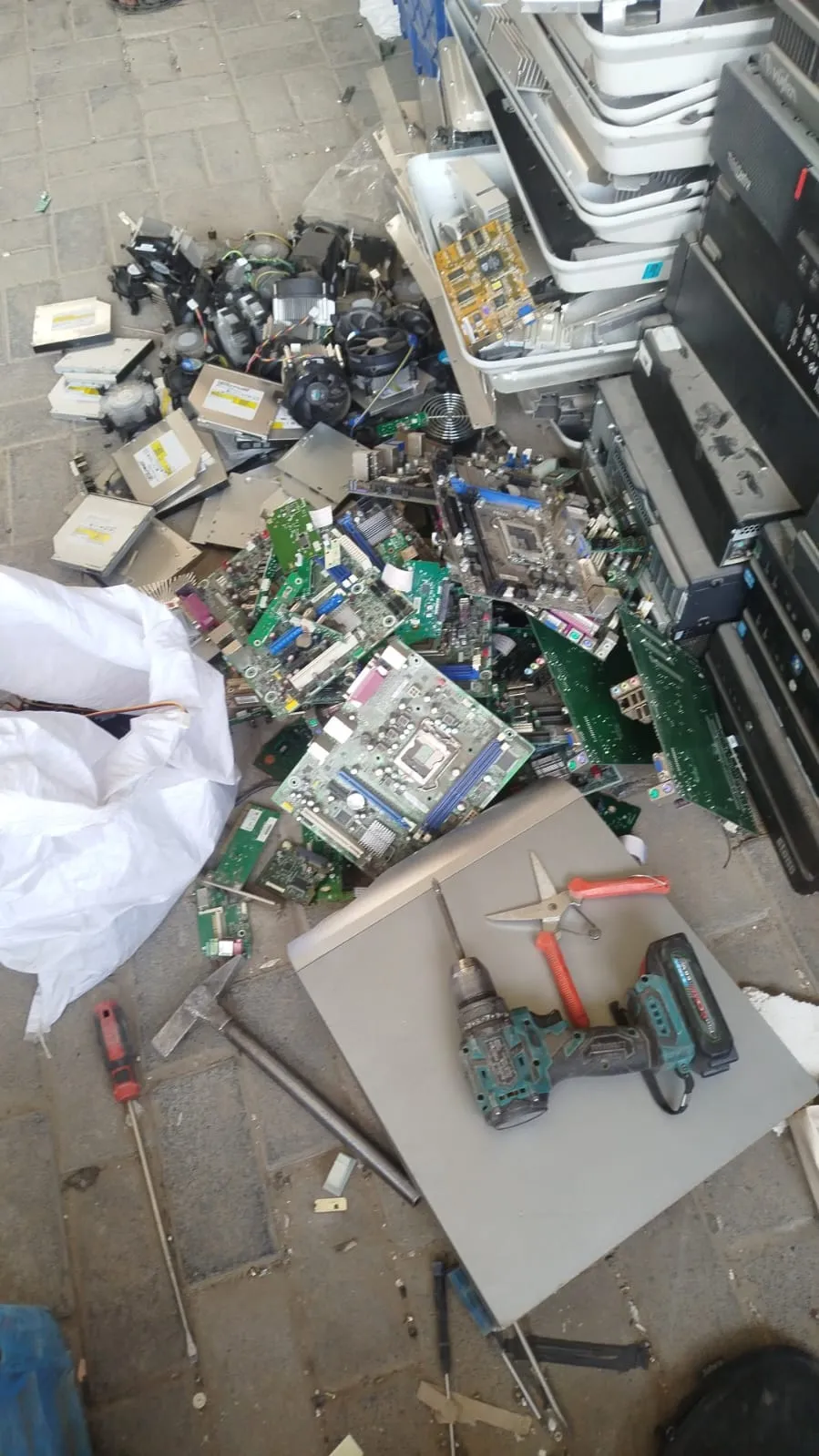 Understanding Scrap Metal Prices: What Affects Rates in the UAE Market